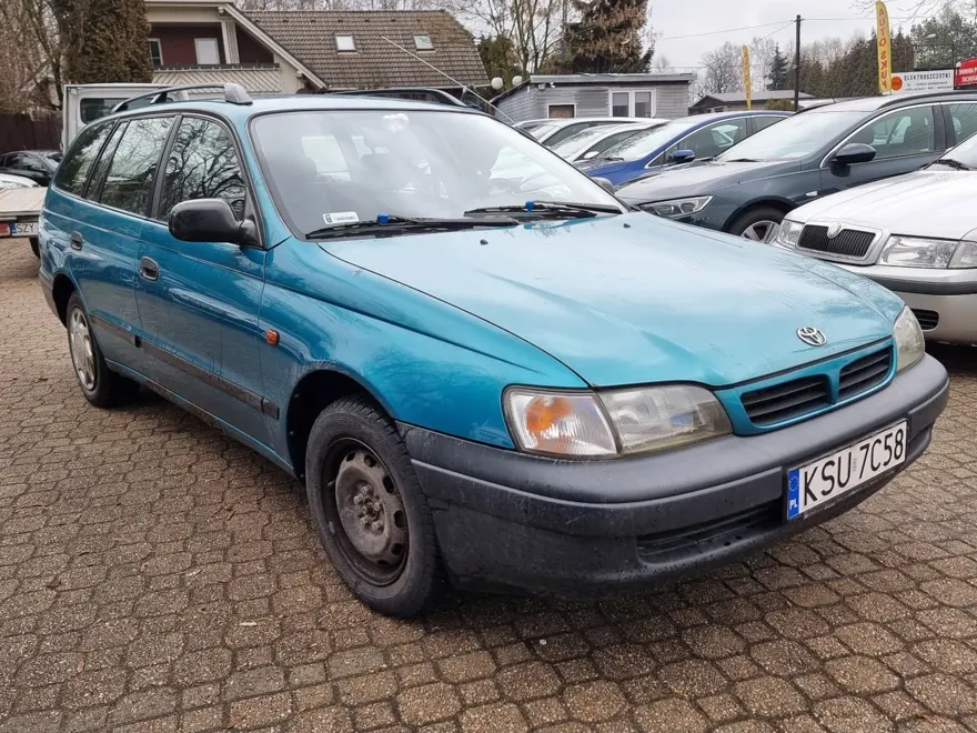 Skup Toyota Carina — skupiony egzemplarz, odbiór lawetą w cenie